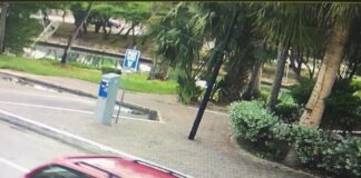 Ta buscando doño di e auto cora cu a causa accidente y huy