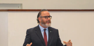 MINISTER GLENBERT CROES A ELABORA RIBA E TEMA DI PODER DI COMPRA Y REBAHO DI AWA Y CORIENTE