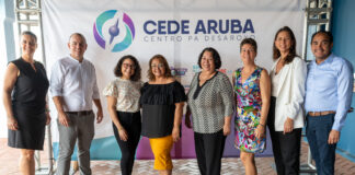 CEDE ARUBA a presenta su Compas Strategico y Gobernador interino sr Vrolijk a revela e logo nobo di CEDE ARUBA.