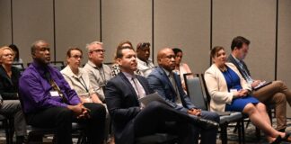 MINISTER DI HUSTICIA Y ASUNTONAN SOCIAL ROCCO TJON A HABRI E CONGRESO DI E “DOORONTWIKKELING INFORMATIE ORGANISATIES CARIB” (DIOC) ORGANISA PA E COLLEGE DI KORSPCHEF