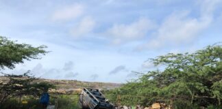 PA SEGURIDAD DI NOS MUCHANAN Y NOS GRANDINAN DI BARIO, POR FABOR CERA E CACHONAN DI DUMP RIBA DUMP!