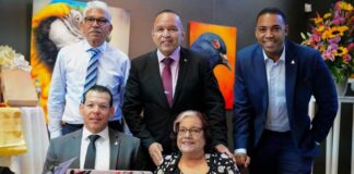 Parlamentario Hendrik Tevreden (MEP): Perseverancia y fe a determina e logro di Juffrouw Lily