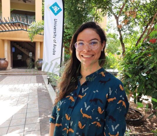 E misterioso fayecimento di Elida Arteaga; Mayornan ta pidi claridad, Curpa na funeraria ta mustra rasca y blousa