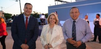 TA GRADICI MINISTER GEOFFREY WEVER PA SU VISION Y DETERMINACION PA INICIA CU PROYECTO REVITALISACION ORANJESTAD