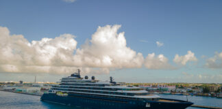 PA PROMER BIAHA E BARCO CRUCERO EVRIMA DI “RITZ-CARLTON YACHT COLLECTION” TA NA ARUBA.