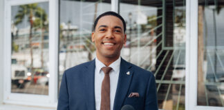 Parlamentario Hendrik Tevreden na Minister Tjon: Nos kier pa incorpora inteligencia artificial na e sistema di camara 