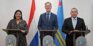 MINISTER ENDY CROES A ELABORA ACERCA DI E CONFERENCIA DI ENSEÑANSA CU A TUMA LUGA NA CURAÇAO ENTRE PAISNAN DI REINO HULANDES.