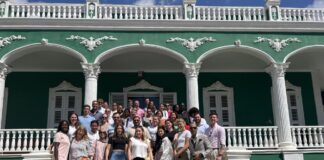 Studiantenan di Skol Superior di Den Haag di bishita na SER