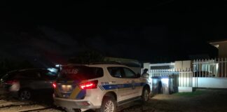 Polis mester a atende cu problema di pareha despues di tiro