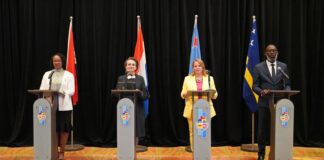 OTRO SIMAN ARUBA CURACAO SINT MAARTEN Y HULANDA LO DELIBERA RIBA DEFICIT DEMOCRATICO. 