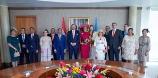 FAMIA REAL A MUSTRA HOPI INTERES Y A HACI HOPI PREGUNTA TOCANTE E MANEHO Y VISION DI ARUBA