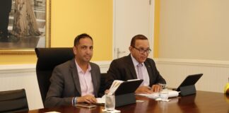 MINISTER ENDY CROES Y MINISTER DANGUI ODUBER A RICIBI PRESENTACION DI E PROYECTO SCOL SALUDABEL.