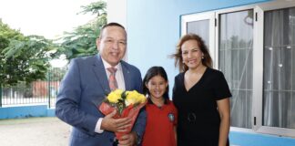 CACIQUE MACUARIMA BASISSCHOOL A RICIBI BISHITA DI MINISTER ENDY CROES. 