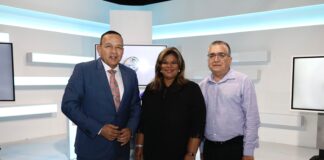 MINISTER ENDY CROES PRESENTE NA CONFERENCIA DI PRENSA DI SERIE DEL CARIBE 2023. 