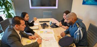 AÑA TA HABRI CU REUNIONNAN POSITIVO FINALISANDO E PROYECTO DI E EDIFICIO DI EX-CODEMSA