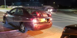 Un persona herida den accidente altura di rotonde Paperclip