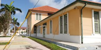 Abogadonan a reclama di a haya e documentonan hopi laat Caso falsificacion di pruebanan di vacuna di Covid pospone pa otro luna