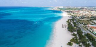EAGLE BEACH A KEDA NOMBRA #1 BEACH DEN CARIBE Y #2 NA MUNDO