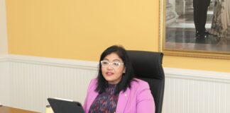 Bishita di Presidente nobo y Colegio di CAFT cerca Minister Maduro di Finansa