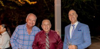 MINISTER ENDY CROES TA DESEA DIRECTIVA NOBO DI CAMARA DI COMERCIO HOPI EXITO.