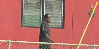 Polis a bay na un adres na Jaburibari pa un caso di maltrato di pareha, pero na nan yegada no tabata tin maltrato