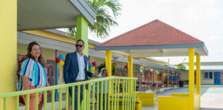 SCOL BASICO WASHINGTON CU UN BUNITA CELEBRACION DI 18 DI MAART