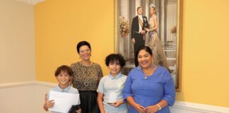 LUNA CULTURAL TA CLAUSURA CU ENTREGA DI PREMIO NA GANADONAN DI DIFERENTE COMPETENCIA ESCOLAR CU TABATA TIN DURANTE CELEBRACION DI DIA DI HIMNO Y BANDERA