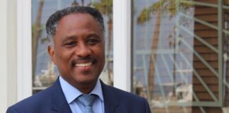 Huez a dicta contra decision di Dowers (AVP-FUTURO):Comisarionan di Utilities mester wordo poni bek den nan posicion