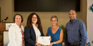 Juelaima Henriquez a gradua como Bachelor den Organization, Governance and Management (OGM)