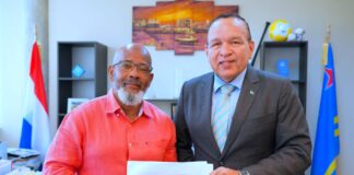 MINISTER ENDY CROES A REUNI CU SR. TEOFILO RODRIGUEZ DI STICHTING TIGER TAEKWORDO ACADEMY