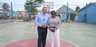 MINISTER ENDY CROES A BISHITA E CANCHA DI BASKETBALL NA VILLAGE PA MIRA E PROGRESO DI E TRABOU