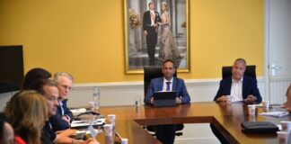 Minister Dangui Oduber TA HOPI IMPORTANTE PA BIN CU REGULACION PA PROPIETARIONAN DI “VACATION RENTALS”