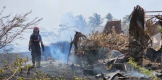 Candela grandi na Moko den oranan di merdia