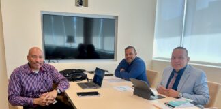 MINISTER ENDY CROES A REUNI CU SR. DANNY MADURO DI DEPARTAMENTO DI ENSEÑANSAA elabora riba infrastructura di edificio di scol