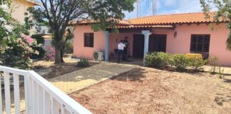 Tubonan di e toren di antene di radio amateur na e cas na Montaña, tabata den hopi mal estado