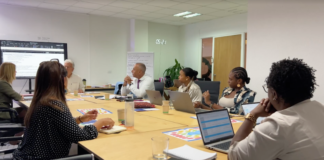 E SIMAN AKI TIN REUNIONNAN ANDANDO TOCANTE REFORMANAN Y E AGENDA DI EHECUSION