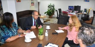 A papia cu Departamento di Asuntonan Economico riba “Business Summet