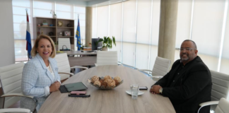 PROME MINISTER A REUNI CU SAN NICOLAS BUSINESS ASSOCIATION (SNBA) RIBA VARIOS DESAROYO NA SAN NICOLAS INCLUYENDO E PROYECTO DI HOTEL SECRETS