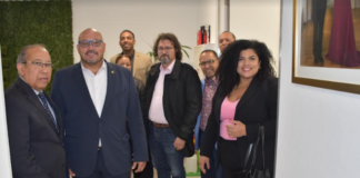 Delegacion di Staten a bishita Arubahuis