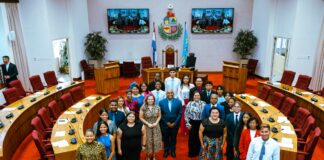 Parlamentario Ricky Hoek (MEP): Dos decada di formacion hubenil