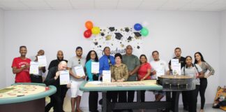 Enseñansa pa Empleo EPE pa prome biaha ta presenta exitosamente e curso di Casino Dealer