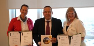 SRA. CHARMAINE HACK DI CENTENNIAL COLLEGE TA ANSIOSO PA E COLABORACION ENTRE ARUBA Y CANADA