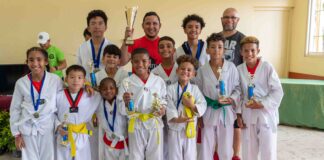 Noord Taekwondo Center a sali Best Team den Aracari Taekwondo Cup.