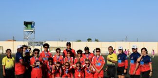 MINISTER ENDY CROES TA FELICITA E GANADONAN DI WE ARUBA DEN FUTBOL CATEGORIA B MUCHA HOMBER 