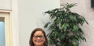 Parlamentario Tromp-Lee: Awor a yega e momento pa paga e debe di Mike Eman cu orguyo