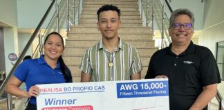 Ashley Richardson a construi su cas cu Aruba Bank y a gana 15 mil florin