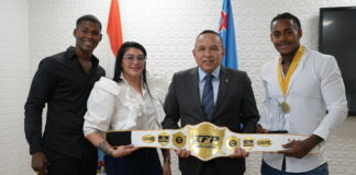 MINISTER ENDY CROES TA FELICITA CAMPEON INTERNACIONAL DIKICKBOXING CLAYTON RAVEN