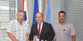 Duanero Davelaar a bishita Minister Thijsen