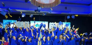 Kiwanis Club of Palm Beach a haci donacion di mil florin na e miho