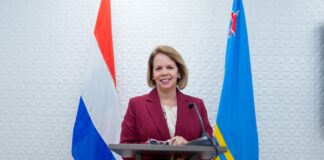 Den cuadro di landspakket y e introduccion di “Prestatie Management” comienso di aña:GOBIERNO HUNTO CU DEPARTAMENTO DI RECURSO HUMANO, AINTRODUCI LAND ACADEMY ARUBA